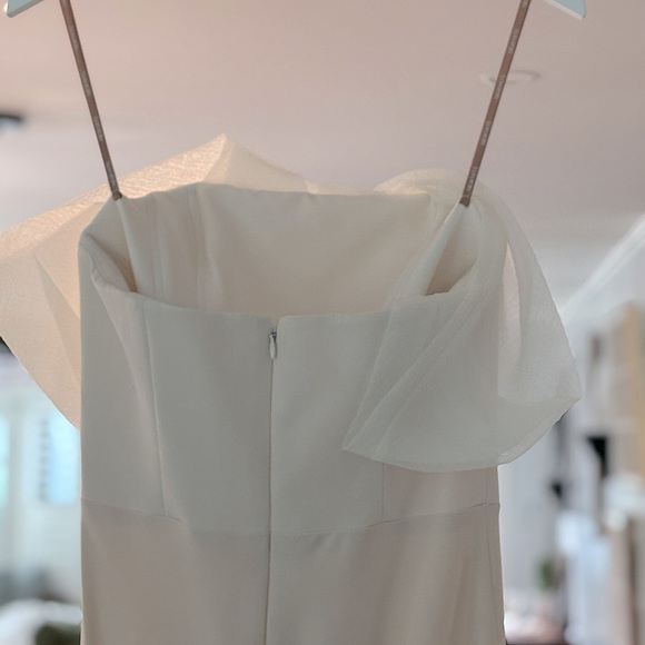 2023 Newhite Wedding dress.  Worn once in August 2023. - Picture 4 of 6